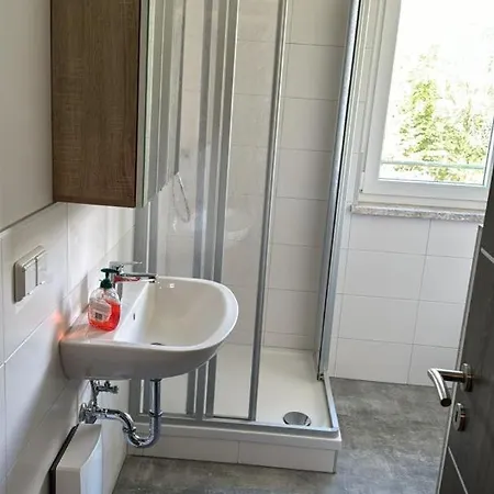 Neu! Og Links Apartment *